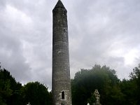 Z50_5914  Round Tower in Glendalough (begin 11de eeuw) : fietsvakantie, Ierland, Glendalough