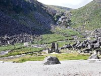 Z50_5962  Ruines Miners village : fietsvakantie, Ierland, Glendalough
